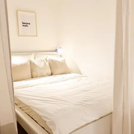 Modernes Studio-apartment Mit Privatem Stellplatz Fuer Bis Zu 4 Personen Naehe Mosel & Weinberge Und Stadtnah Apartamento Coblença