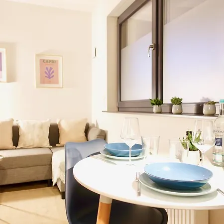 Modernes Studio-apartment Mit Privatem Stellplatz Fuer Bis Zu 4 Personen Naehe Mosel & Weinberge Und Stadtnah * Coblença