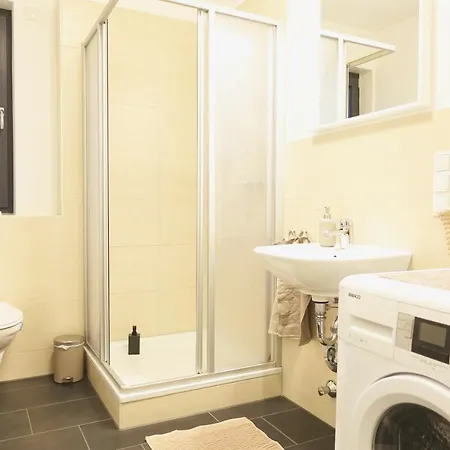 Appartement Modernes Studio-apartment Mit Privatem Stellplatz Fuer Bis Zu 4 Personen Naehe Mosel & Weinberge Und Stadtnah