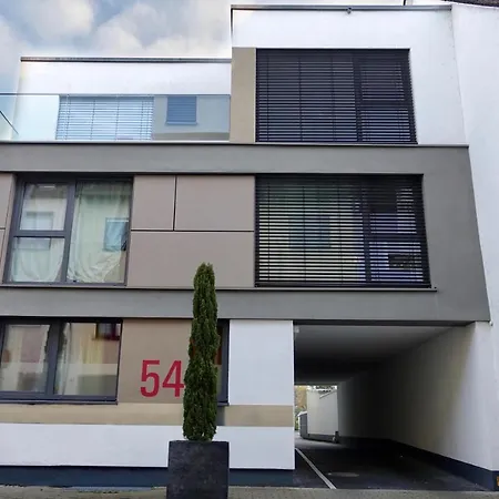 Modernes Apartment, Stadtnah, Stellplatz, Nähe Mosel *