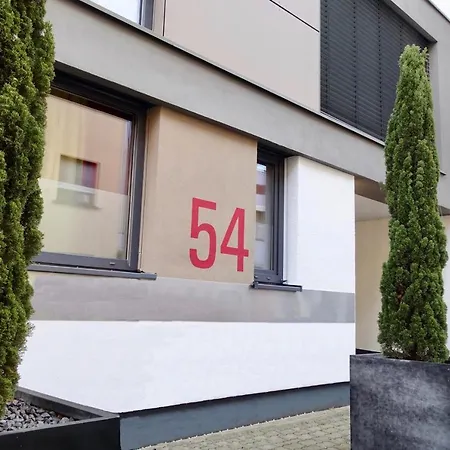 Modernes Apartment, Stadtnah, Stellplatz, Naehe Mosel Apartman *