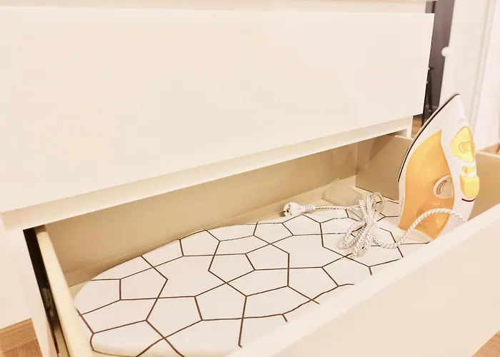 Modernes Studio-apartment Mit Privatem Stellplatz Fuer Bis Zu 4 Personen Naehe Mosel & Weinberge Und Stadtnah